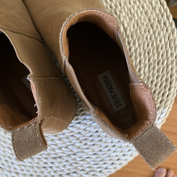 Steve Madden Dover Suede Ankle Bootie - 8.5 - Picture 3 of 6